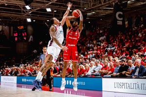 Milano terza giornata: Olimpia vince